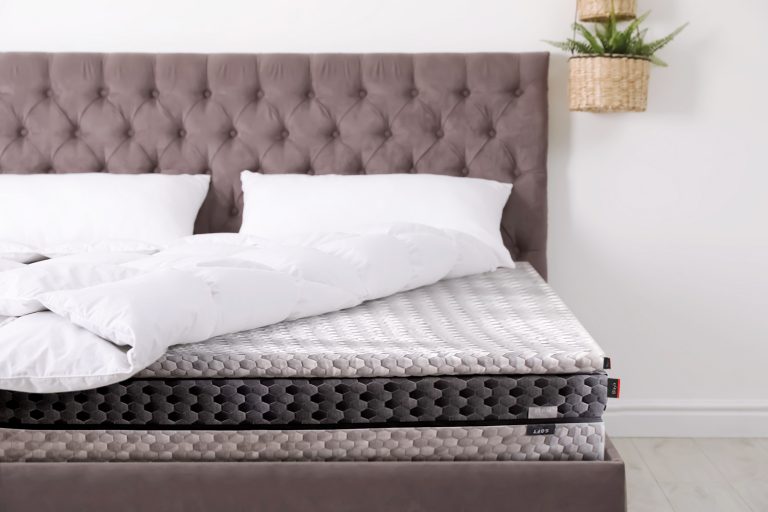 7 Best Mattress Toppers For Hip Pain (July 2023 Reviews)